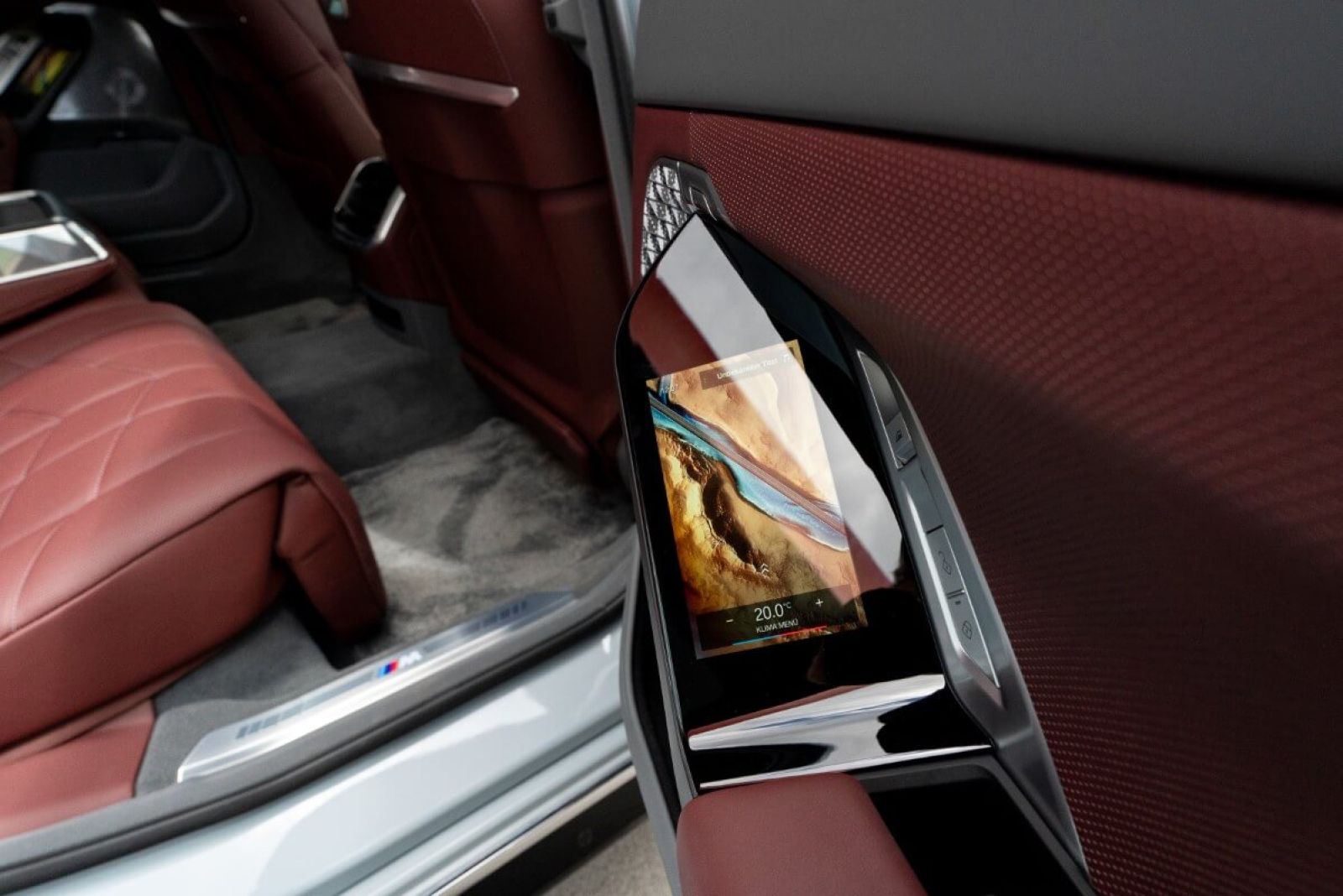 Limousine BMW i7 xDrive 60 (electric) Innenansicht hinten.
