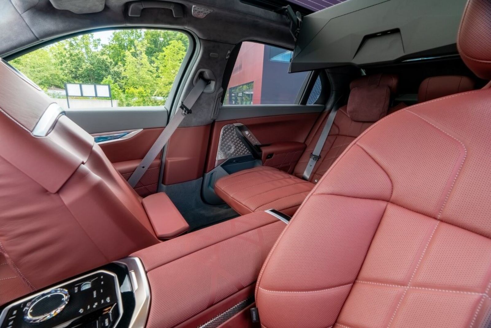 Limousine BMW i7 xDrive 60 (electric) Innenansicht hinten.